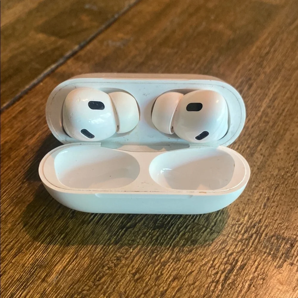 Apple White Earbuds Case